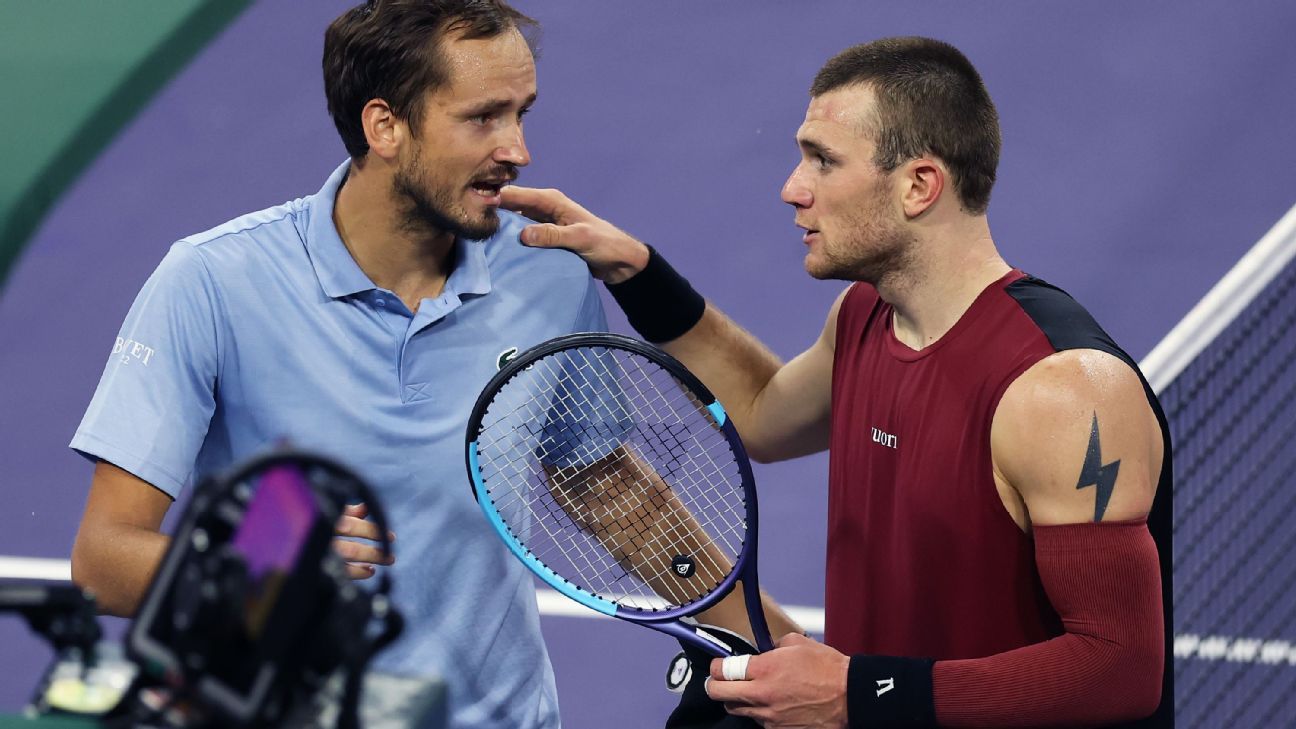 Jack Draper loses to Daniil Medvedev following disputed hindrance decision at Indian Wells. 1