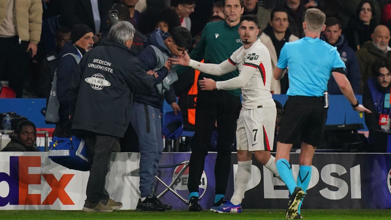 Chelsea's Pedro Neto pushes ball boy during defeat to PSG 1