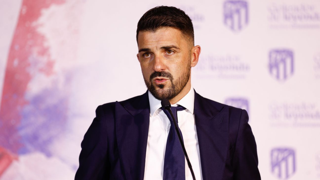 David Villa rejoins Atlético Madrid under revamped management. 1