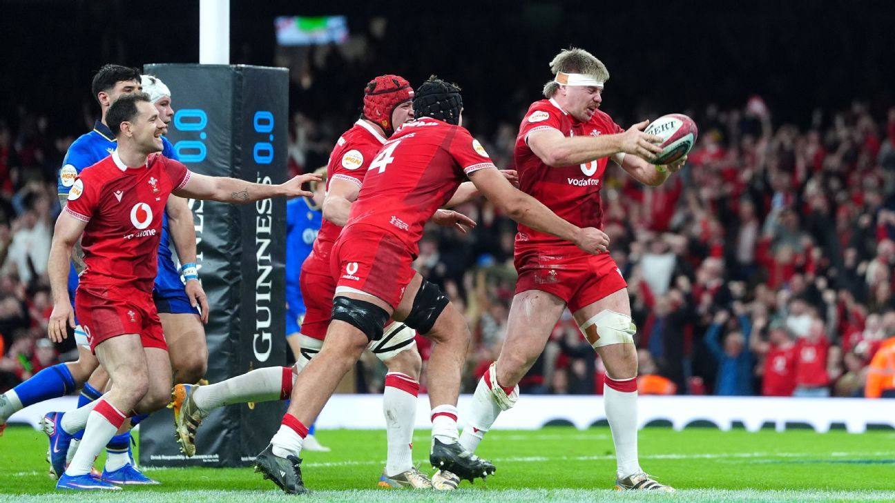 Wales 31-17 Italy: Wales end 15-match losing run in Six Nations 1