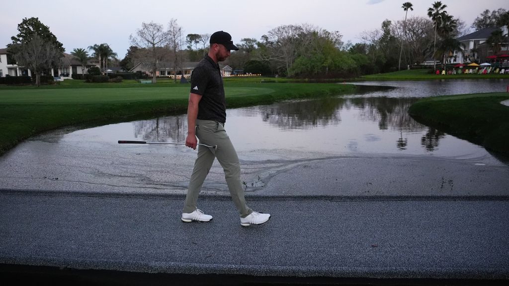 Daniel Berger maintains advantage as rain dampens Bay Hill competition. 1