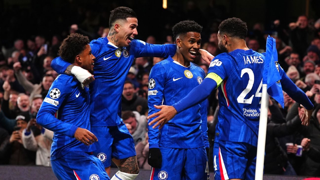 Enzo Fernández and Cole Palmer express satisfaction with their time at Chelsea, says manager Liam Rosenior. 1