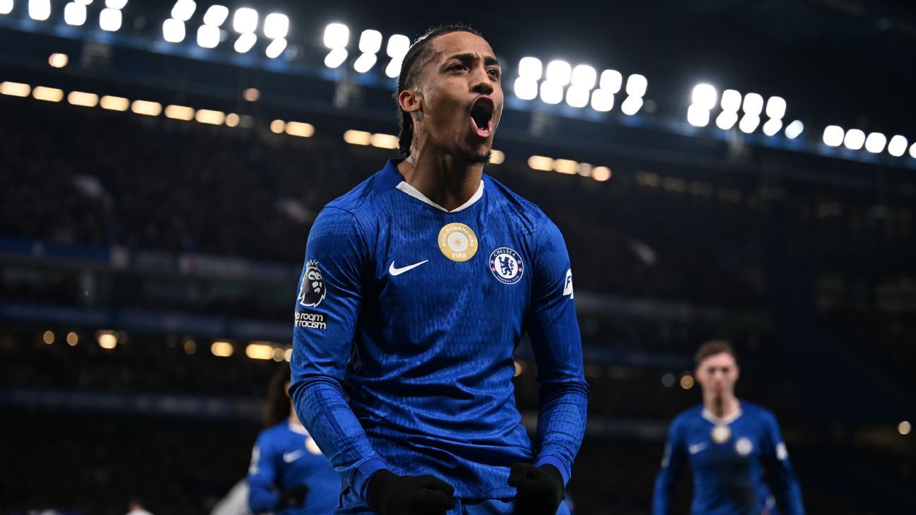 João Pedro praises 'unique' season at Chelsea - could he be Brazil's top No. 9? 1