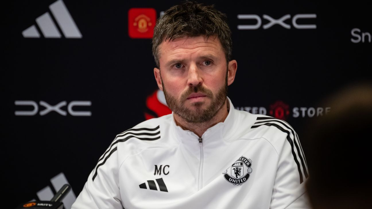 Michael Carrick minimizes speculation regarding a disagreement with ex-Manchester United colleague Paul Scholes. 1