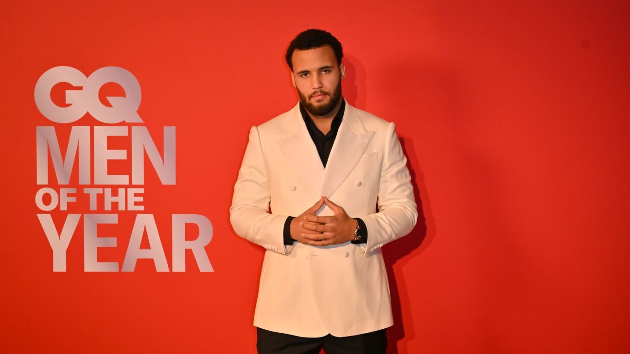 Moses Itauma is an unwilling star in boxing - soon, he will have to embrace it. 1