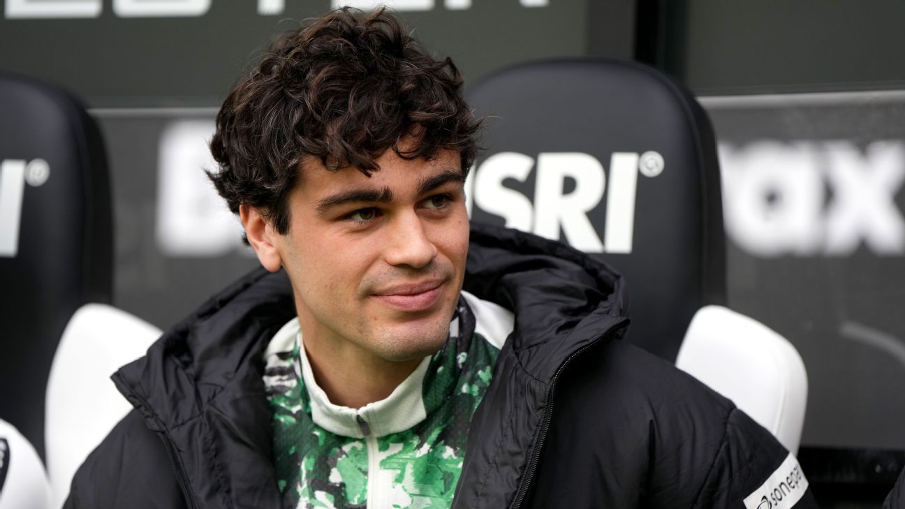 Pochettino's USMNT squad reflects adaptability regarding club performance expectations. 1