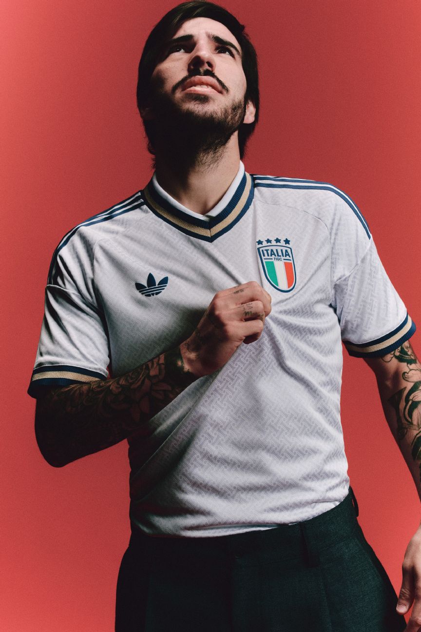 Evaluating Adidas' away kits for the 2026 World Cup: Argentina, Spain, Mexico, and others 16