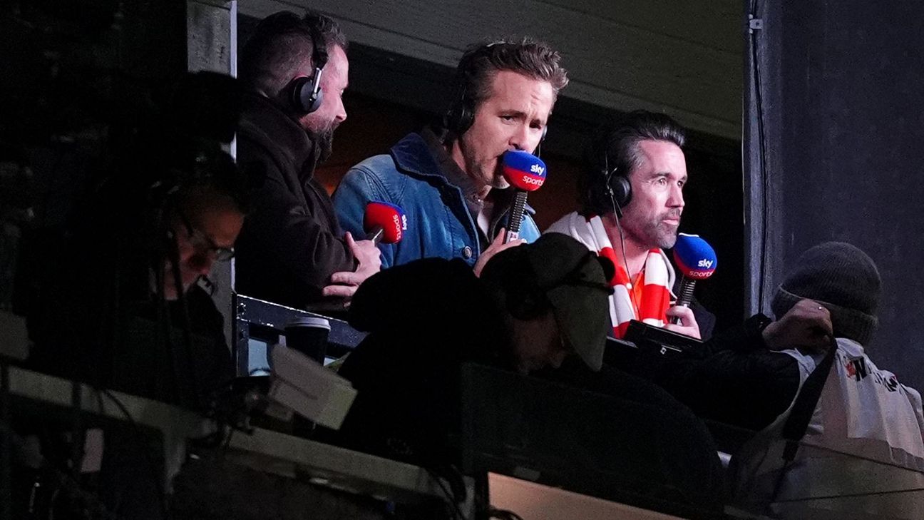 Ryan Reynolds and Rob McElhenney provide commentary for Wrexham's match against Swansea. 1