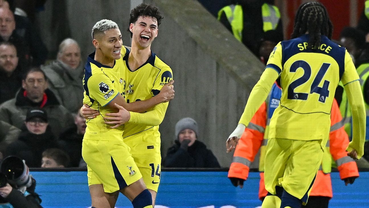 Transfer speculation: Four teams pursue Spurs defender Gray 1