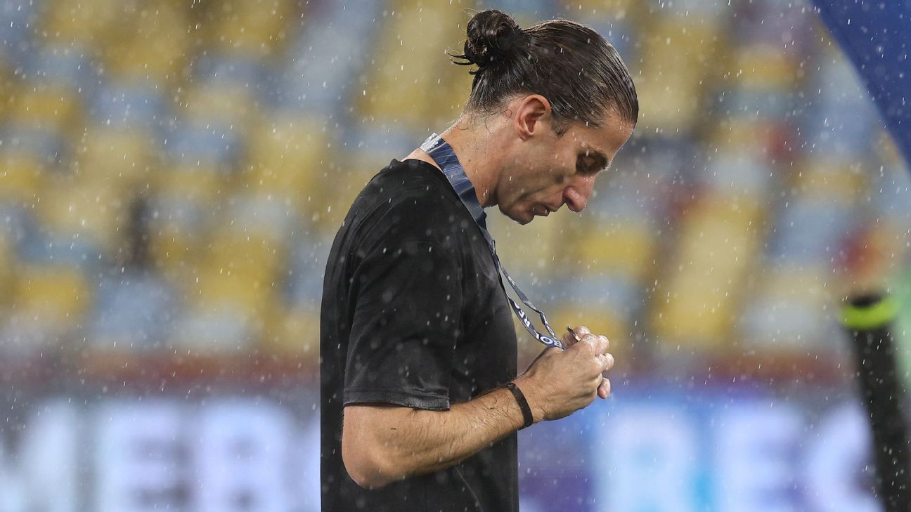 Why did Flamengo sack their coach after four titles in a year and an 8-0 win? Flamengo dismisses coach following four championships in a year and an 8-0 victory. 1