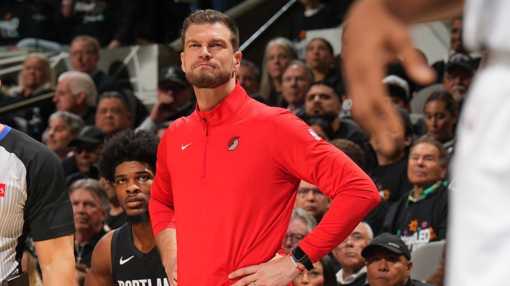 Blazers' Splitter comments on Dundon: 'Aiming to act professionally' 1