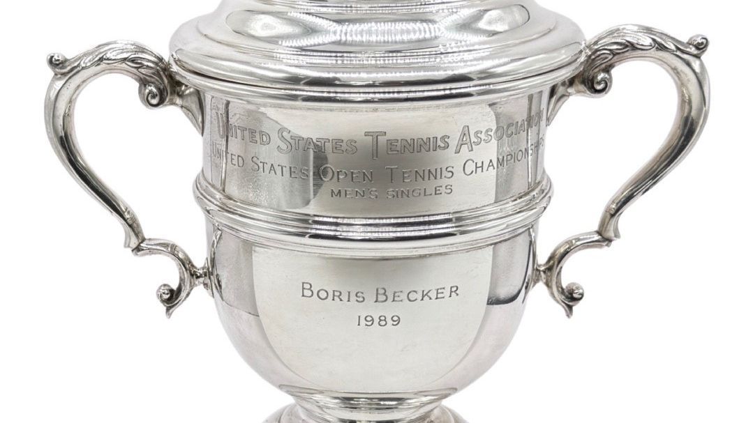 Boris Becker's 1989 US Open singles trophy sells for $375K Boris Becker's 1989 US Open singles championship trophy fetches $375,000 at auction. 1
