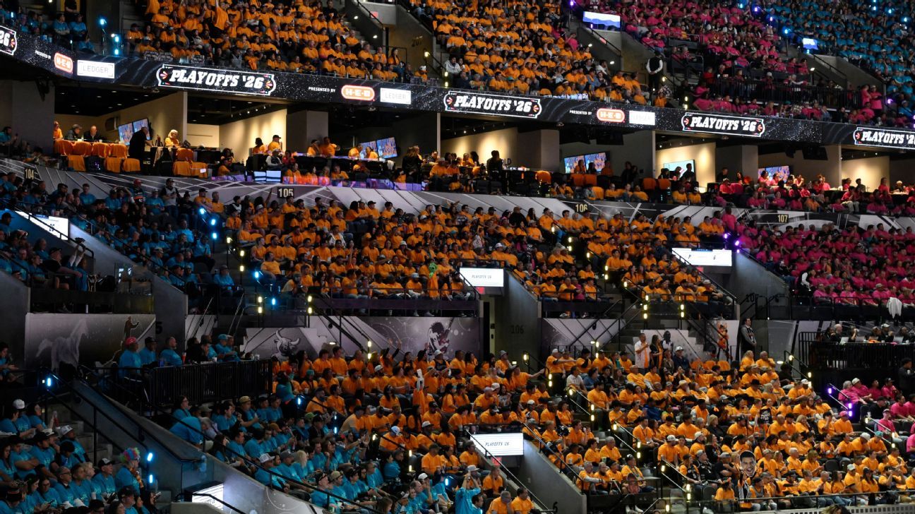 Blazers' decision not to provide fans with T-shirts raises financial inquiries 1