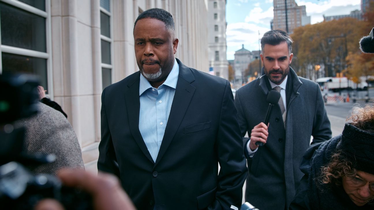 Damon Jones to plead guilty to providing bettors with inside info Damon Jones set to admit guilt for supplying bettors with confidential information. 1