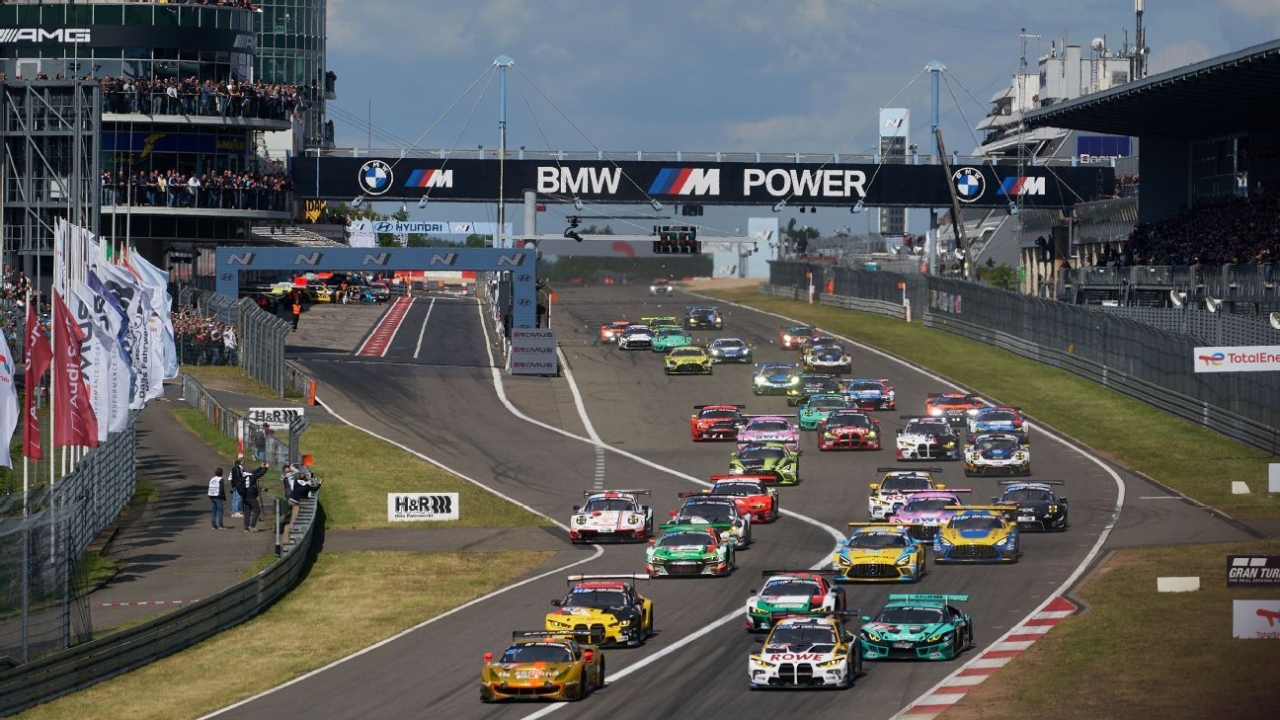 Driver passes away during Nürburgring event with Max Verstappen participating. 1