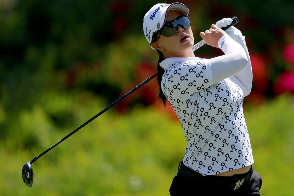 Sei Young Kim reduces 8-shot advantage to just 2 strokes in Los Angeles. 1
