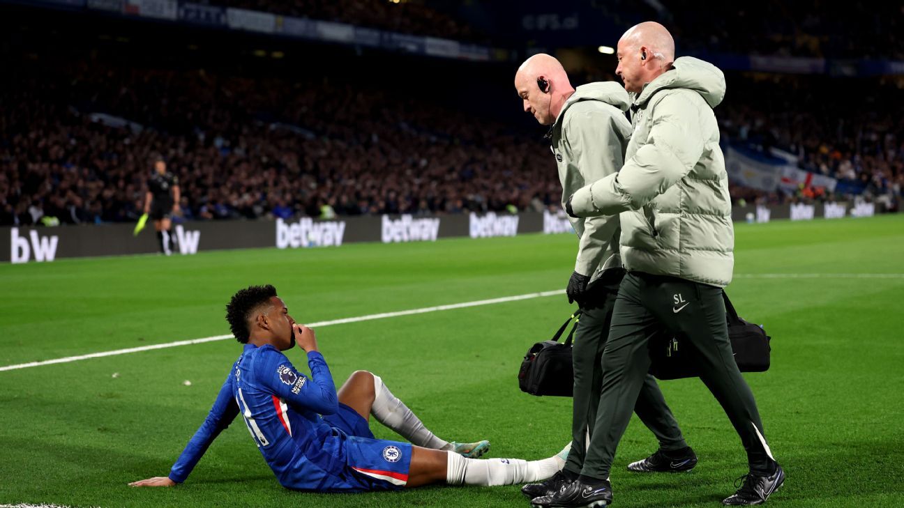 Chelsea's Liam Rosenior: Estêvão emotional following serious injury sustained in match against Man United 1