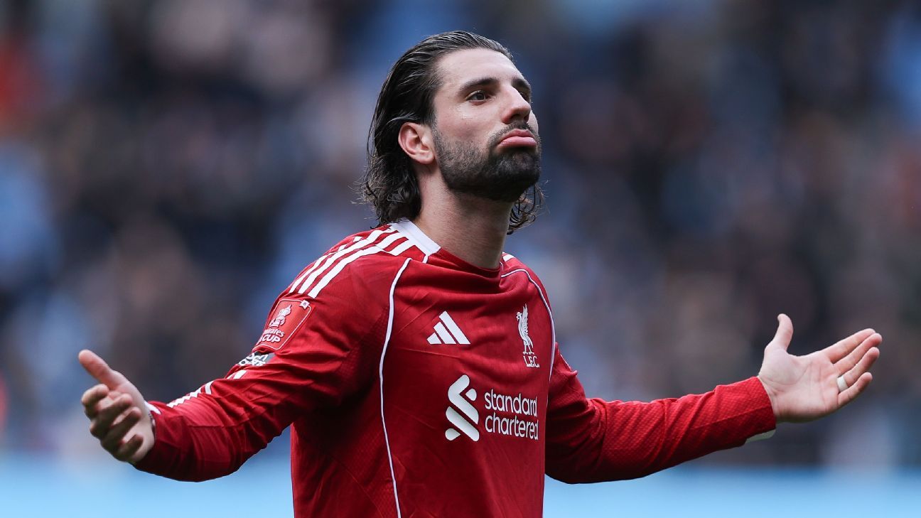 Dominik Szoboszlai expresses regret to Liverpool supporters for altercation. 1