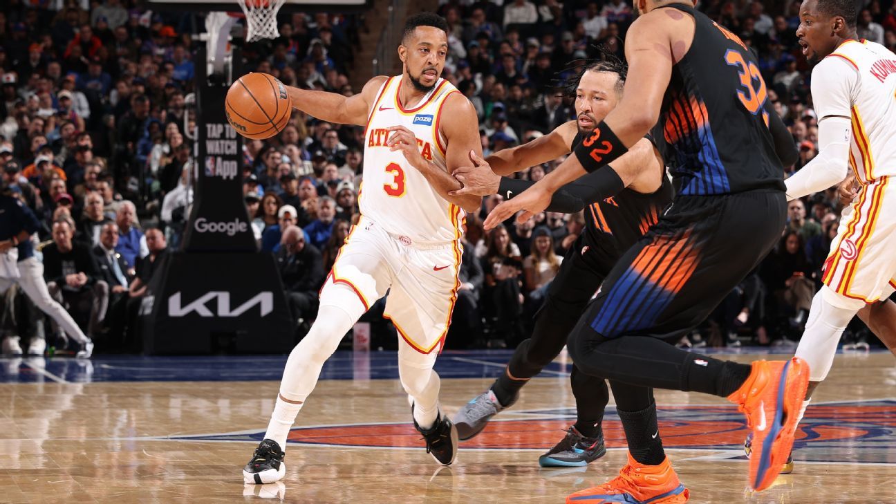 CJ McCollum spearheads fourth-quarter comeback as Hawks surprise Knicks to level series. 1