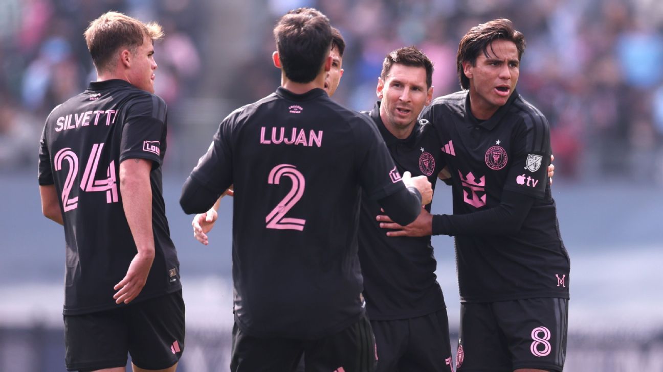 Inter Miami manager advises players to focus on performance despite upcoming stadium celebration. 1