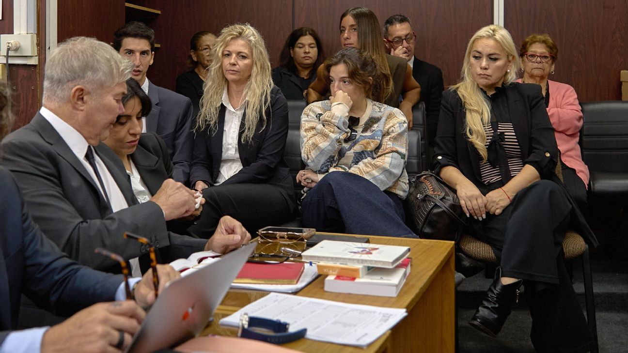 Maradona's daughter criticizes chief physician in recent malpractice case. 1