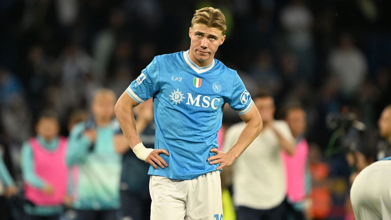 Napoli jeered off the pitch as defeat leaves Inter Milan close to securing the championship. 1