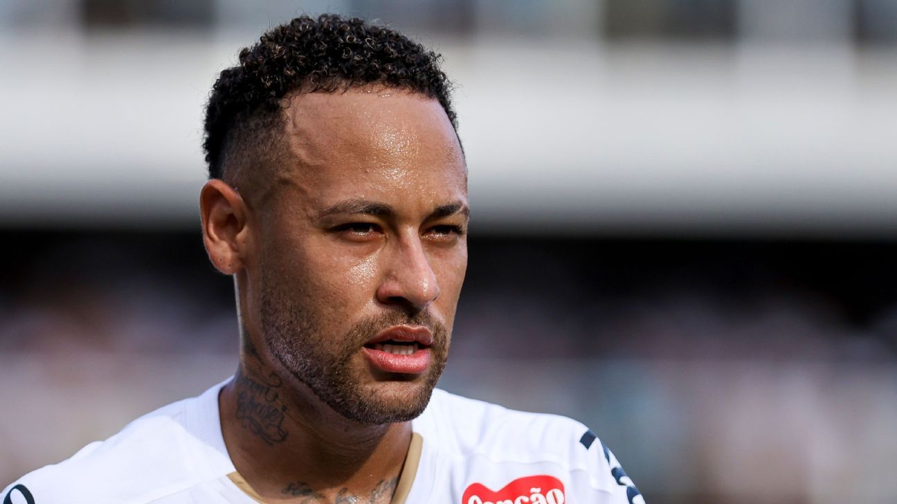 Neymar plays down talk about a move to MLS Neymar minimizes speculation regarding a transfer to MLS. 1