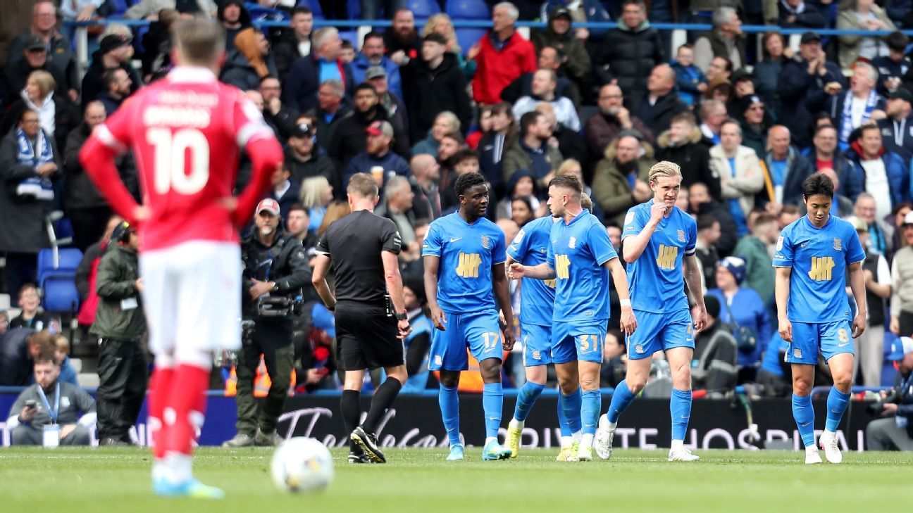 Tom Brady teases Ryan Reynolds, Rob Mac after Birmingham beat Wrexham Tom Brady jests with Ryan Reynolds and Rob McElhenney following Birmingham's victory over Wrexham. 1