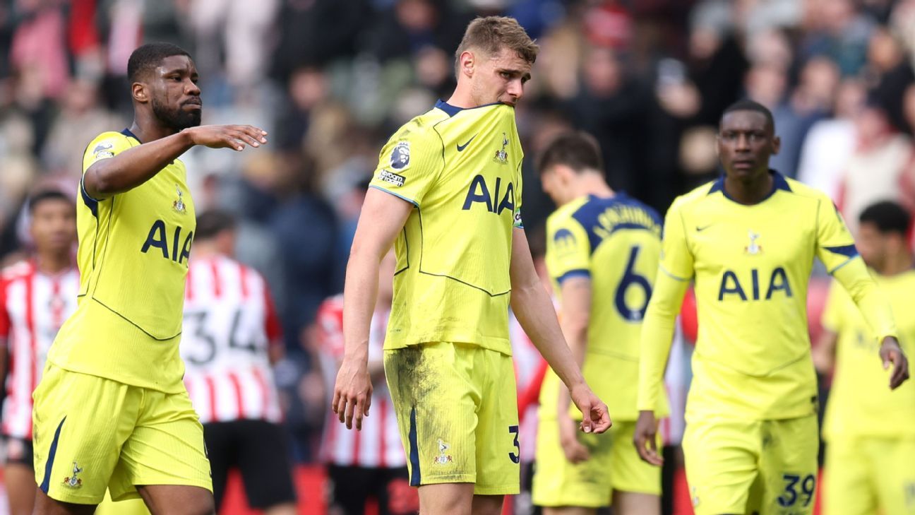 Tottenham's drop to relegation appears more certain following defeat against Sunderland. 1