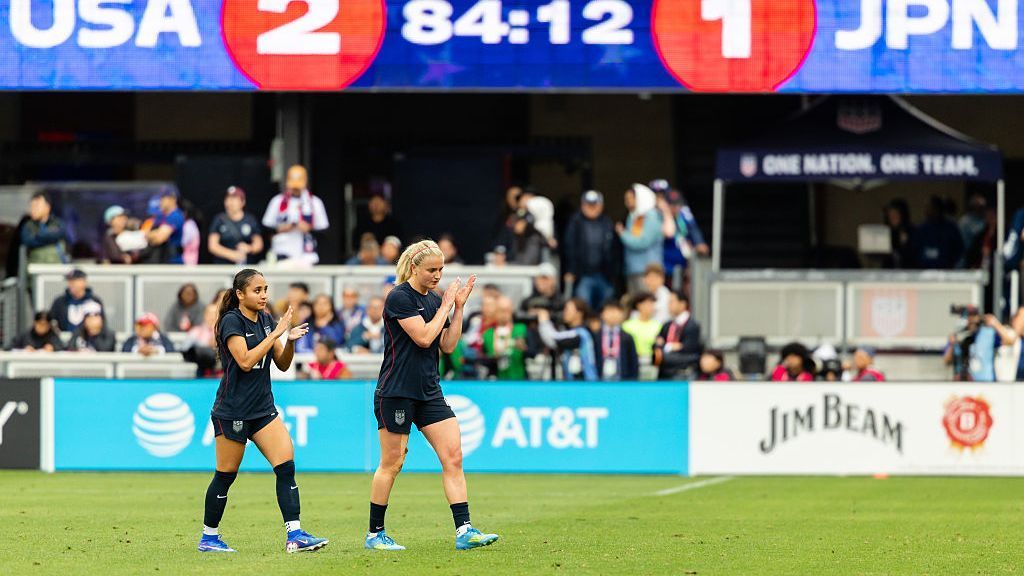 USWNT previews World Cup pitch at Lumen Field 1