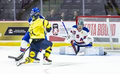 USA Blue Triumphs Over Sweden, USA White Loses to Finland in Opening Matches of World Junior Summer Showcase 14