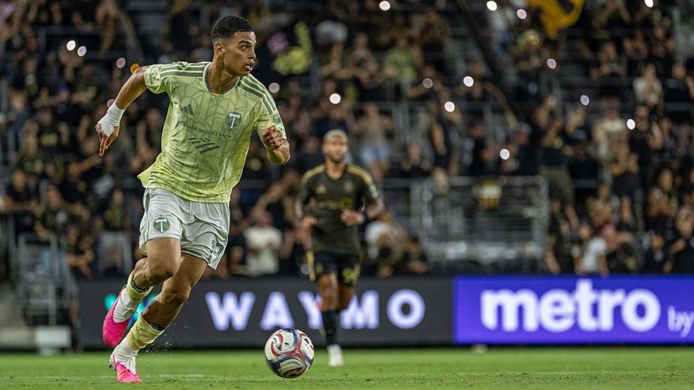 Rangers close to signing Kevin Kelsy as 22-year-old striker with colourful career history 4