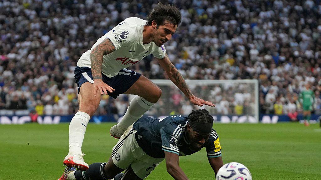 £300m spent, bottom of the table... but Spurs boss De Zerbi 'not angry' £300m spent, bottom of the table... but Spurs boss De Zerbi 'not angry' 6