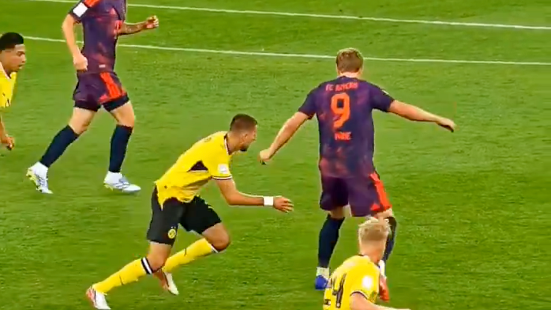 Harry Kane: How dropping deep helped him score 73 goals last season 22