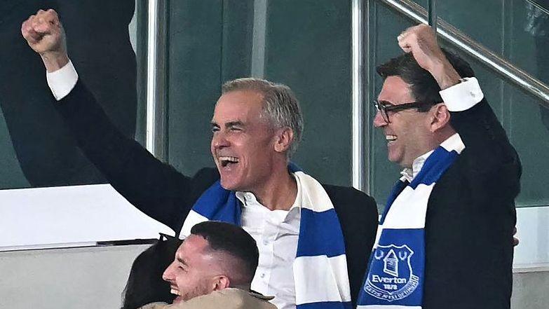 31 years without silverware: Can Everton fans still find joy? 9