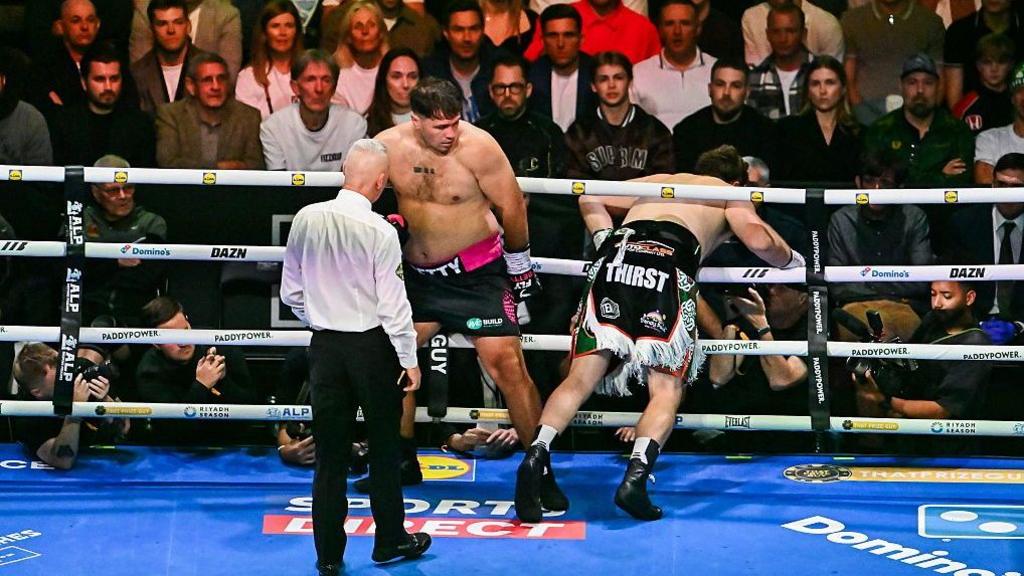 Allen's 'two illegal blows' sent Carty through 'loose ropes' 12