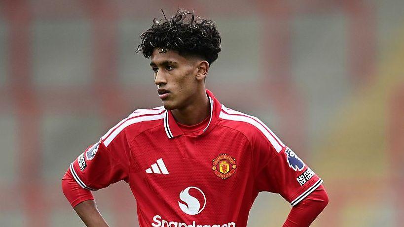 Barcelona's Deco denies interest in Manchester United's JJ Gabriel 4
