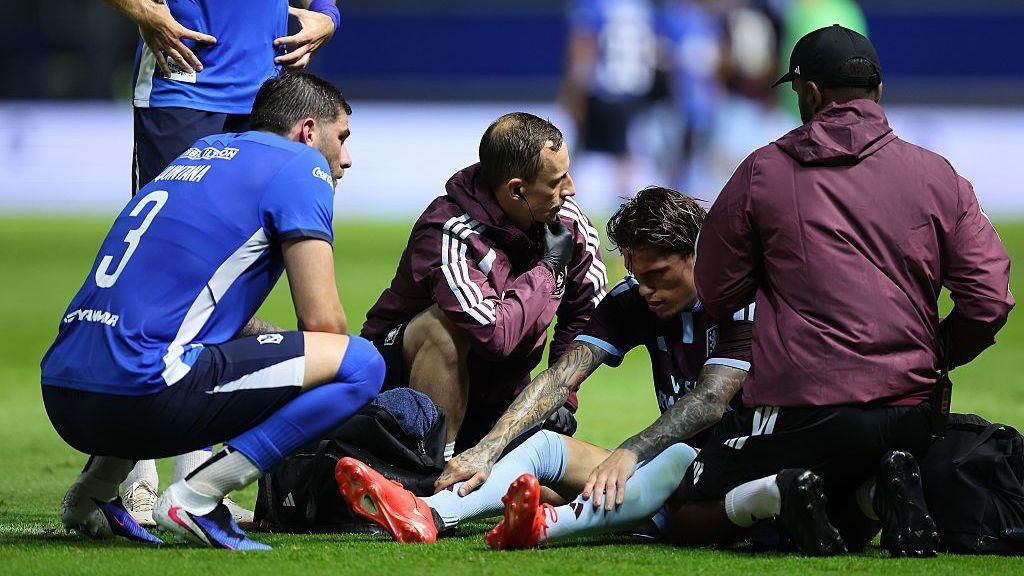 Alejandro Garnacho faces defining season at Aston Villa as struggles continue 7