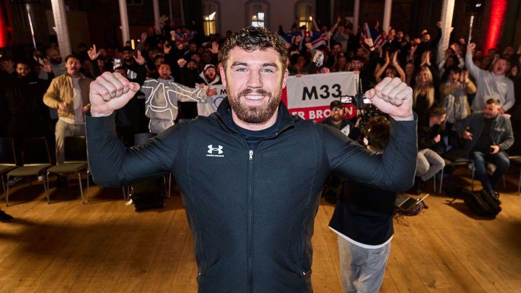 Pat Brown targets British title and dreams of Old Trafford headline 5