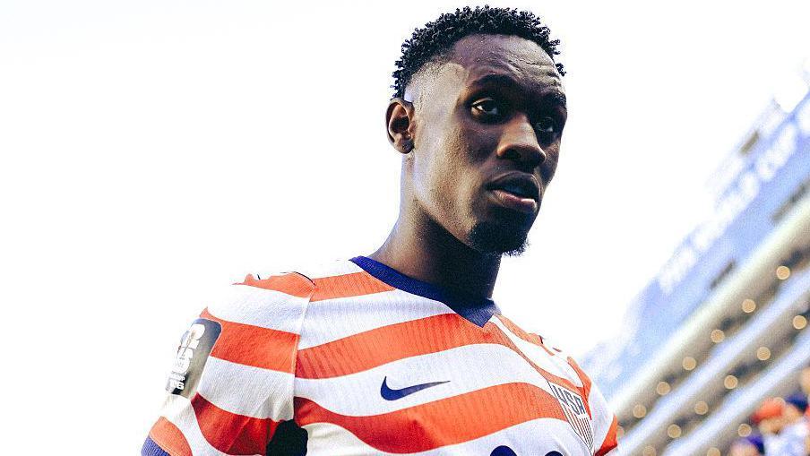 Everton agree £40m fee for Monaco striker Balogun Everton agree £40m fee for Monaco striker Balogun 7