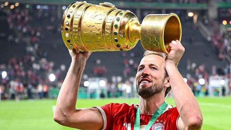 Favourite Kane makes Ballon d'Or shortlist 7