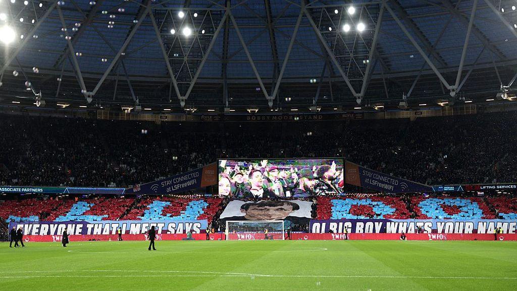 Former West Ham and Czech Republic goalkeeper Ludek Miklosko dies aged 64 8