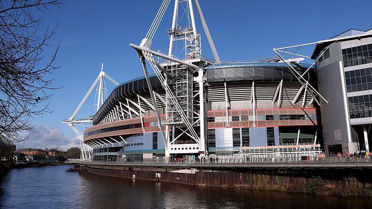 Fury vs Joshua: All-British heavyweight clash set for Cardiff on 11 December 9
