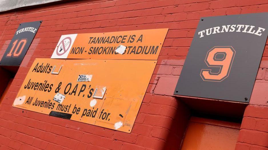 Dundee United manager Jim Goodwin returns to full health after simple procedure 5