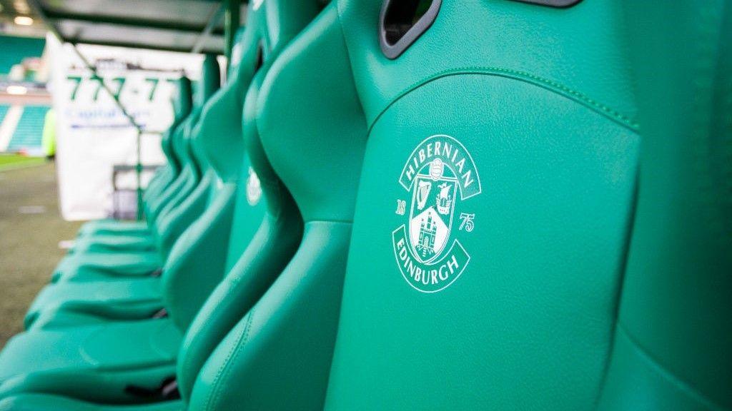 David Gray vows to stay until told otherwise as Hibs fans turn against manager 5