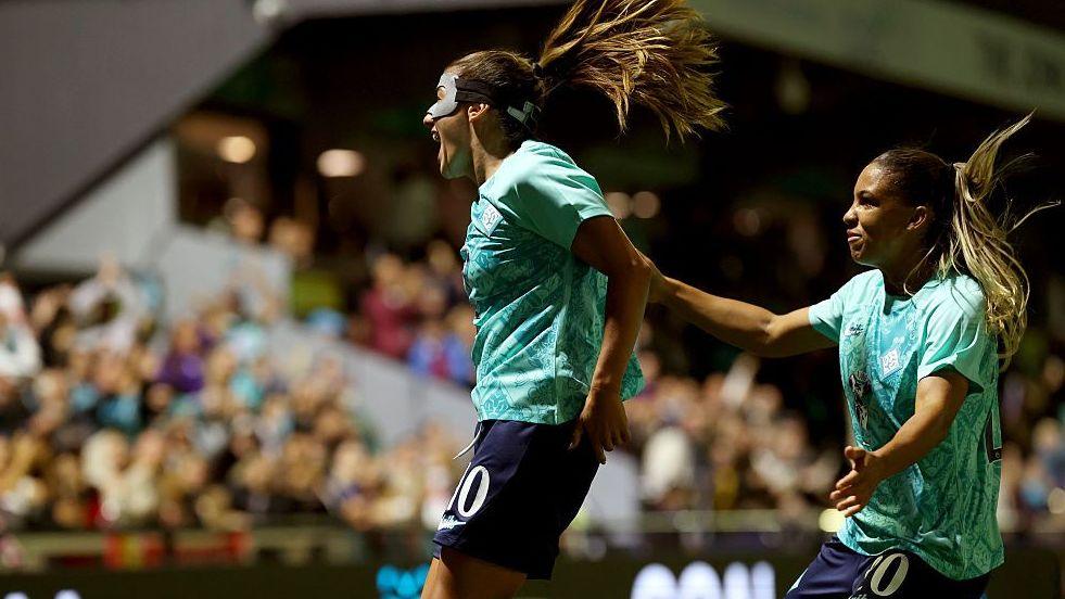 Has the power shifted in London's WSL? 11