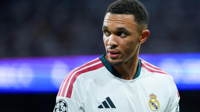 In the middle again - but Mourinho says Alexander-Arnold 'not a midfielder' 2