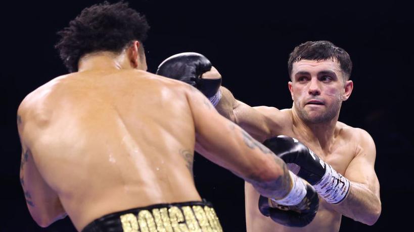 Lopez ordered to defend WBA world title against Catterall 7