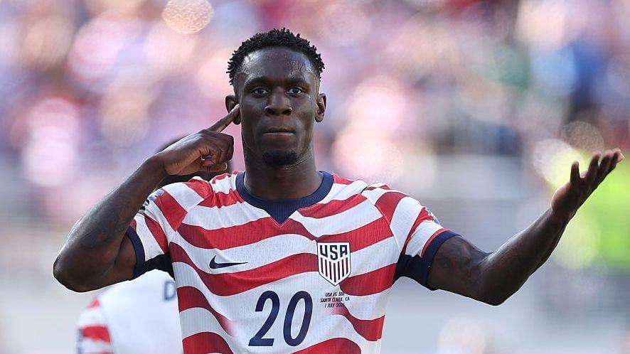 Man City agree £65m deal for Everton's Ndiaye Man City agree £65m deal for Everton's Ndiaye 10