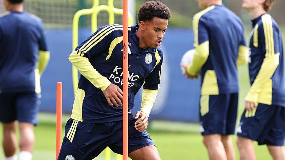 Manchester United miss out on Rayan Ait-Nouri and Louis Page on deadline day 7
